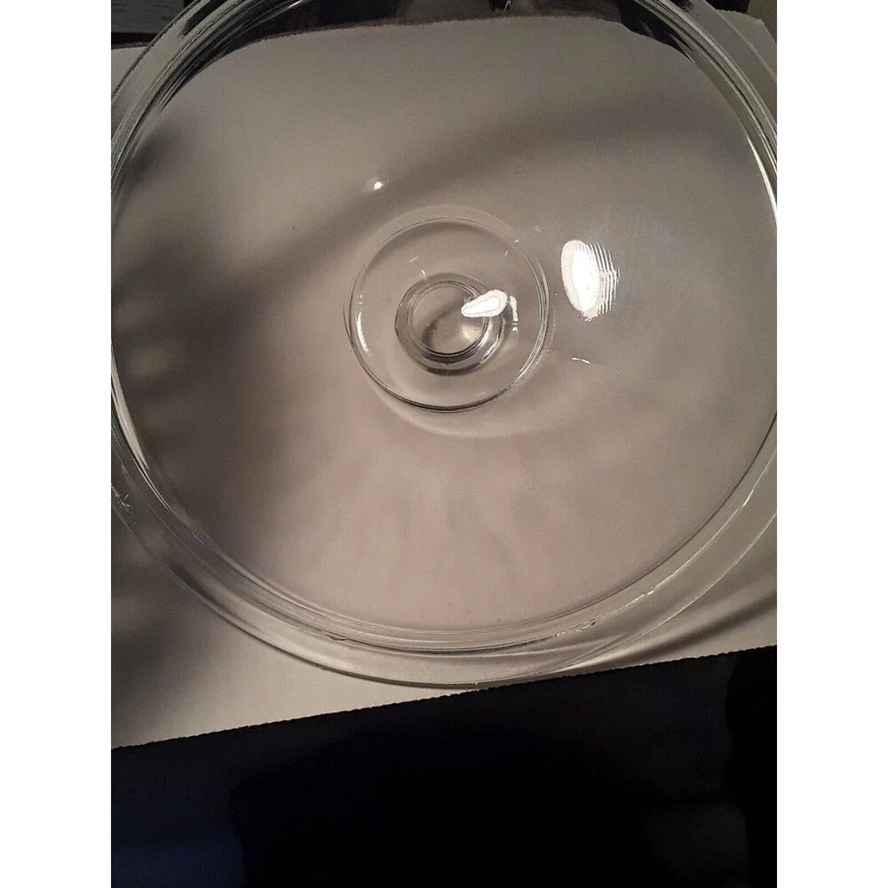 VINTAGE FIRE KING GLASS ROUND 1 1/2 QT CASSEROLE WITH SILVER METAL MCM TRIVET